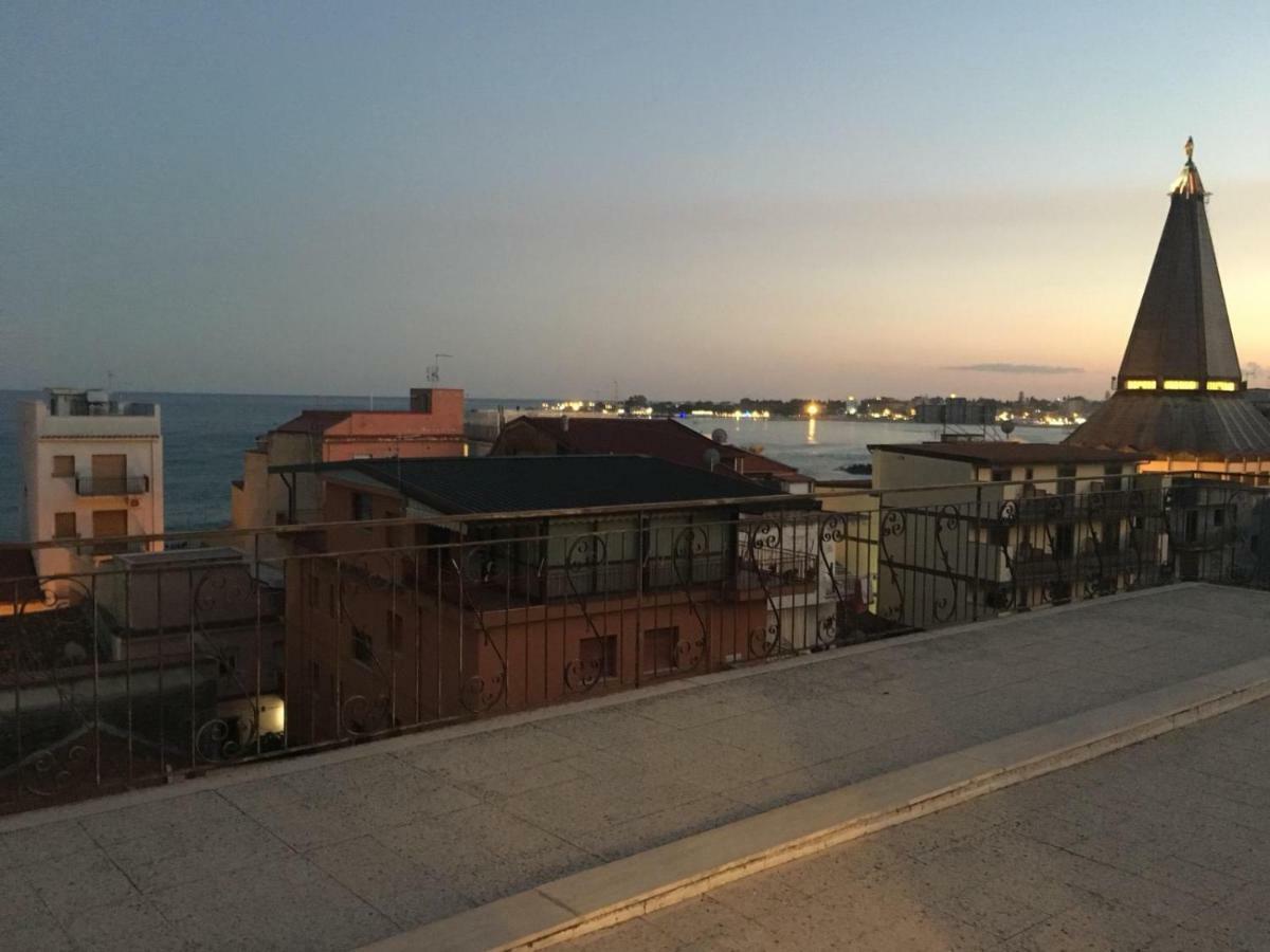 Ad un passo dal mare Giardini Naxos Exterior foto